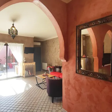 Beni, 1 Couple Only Au Village Naturiste