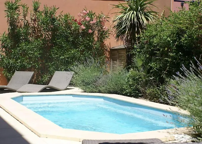 Beni, 1 Couple Only Au Village Naturiste Agde